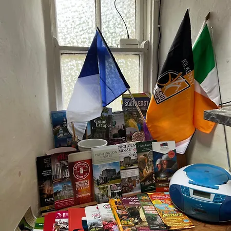 The Door توماستاون